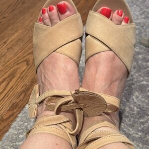 Women’s BRIAN ATWOOD ASTOR Tan BLOCK HEEL NUBUCK TIE UP size 8